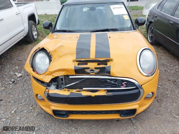 2015 MINI Cooper Hardtop S with VIN WMWXP7C50F2A34186, listed as a IAAI auction lot 41761879 with NaN miles. Bid and sale history available at carsss.com. Image 10.