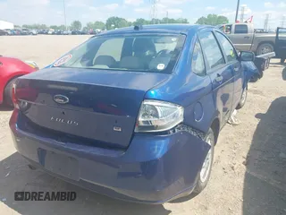 2009 Ford Focus SE z VIN 1FAHP35N39W141326, wystawiony jako IAAI lot #42201600 z przebiegiem 156 750 mil mil oraz . Historia ofert i sprzedaży dostępna na DreamBid. Obrazek 4.