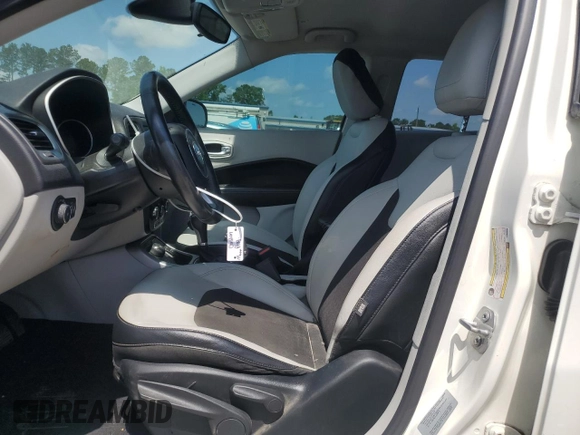 2017 Jeep Compass Latitude с VIN 3C4NJDBB7HT680535, выставлен на аукционе Copart как лот 57423085 с пробегом 96 243 миль миль и Списание • Salvage title. История ставок и продаж доступна на DreamBid. Изображение 7.