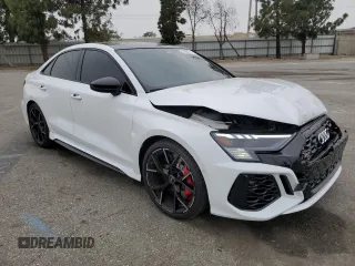 2023 Audi RS 3 z VIN WUAG4DGY2PA910584, wystawiony jako Copart lot #53393745 z przebiegiem 5 411 mil mil oraz Szkoda całkowita • Salvage title. Historia ofert i sprzedaży dostępna na DreamBid. Obrazek 4.