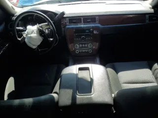 2013 Chevrolet Tahoe LS z VIN 1GNSKAE04DR332680, wystawiony jako Copart lot #81899914 z przebiegiem 216 063 mil mil oraz Szkoda całkowita • Salvage title. Historia ofert i sprzedaży dostępna na DreamBid. Obrazek 8.