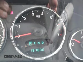 2009 Jeep Liberty Sport z VIN 1J8GN28K09W553011, wystawiony jako IAAI lot #42376108 z przebiegiem 187 806 mil mil oraz . Historia ofert i sprzedaży dostępna na DreamBid. Obrazek 7.
