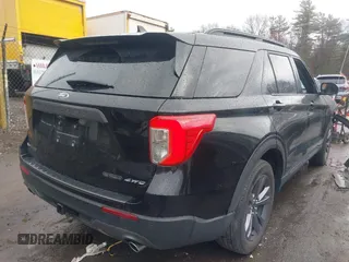 2022 Ford Explorer XLT with VIN 1FMSK8DH6NGB16928, listed as a IAAI auction lot 41917630 with 51,427 mi miles and . Bid and sale history available at DreamBid. Image 4.