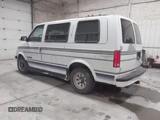 1994 Chevrolet Astro Cargo z VIN 1GBDM19Z0RB167297, wystawiony jako IAAI lot #42305621 z przebiegiem 154 683 mil mil oraz . Historia ofert i sprzedaży dostępna na DreamBid. Obrazek 3.