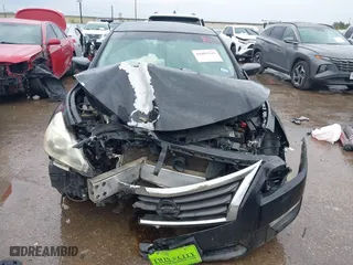 2013 Nissan Altima 2.5 SL with VIN 1N4AL3AP0DN484470, listed as a IAAI auction lot 41893143 with 136,584 mi miles. Bid and sale history available at carsss.com. Image 12.