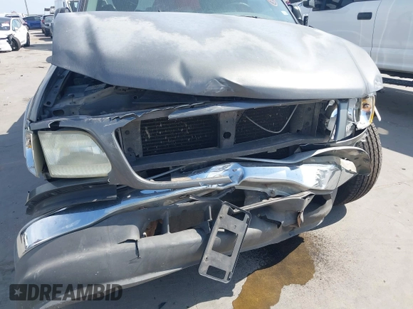 2002 Ford F-150 XL с VIN 1FTRX17W22NB51110, выставлен на аукционе IAAI как лот 42065464 с пробегом 346 583 миль миль и . История ставок и продаж доступна на DreamBid. Изображение 6.