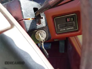 1983 Datsun 280ZX z VIN JN1HZ04S9DX573578, wystawiony jako IAAI lot #42516151 z przebiegiem 135 572 mil mil oraz . Historia ofert i sprzedaży dostępna na DreamBid. Obrazek 11.