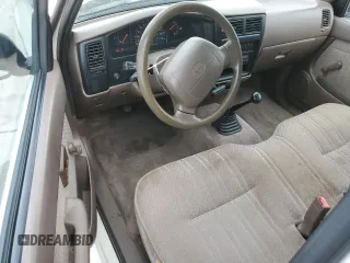 1997 Toyota Tacoma z VIN 4TANL42N4VZ270392, wystawiony jako Copart lot #56233115 z przebiegiem 145 021 mil mil oraz Szkoda całkowita • Salvage title. Historia ofert i sprzedaży dostępna na DreamBid. Obrazek 8.