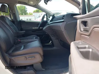 2019 Honda Odyssey EX-L with VIN 5FNRL6H76KB101969, listed as a IAAI auction lot 41985816 with 107,309 mi miles. Bid and sale history available at carsss.com. Image 5.