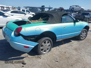 2002 Ford Thunderbird Hardtop Premium z VIN 1FAHP60AX2Y116343, wystawiony jako IAAI lot #42291076 z przebiegiem Nie podano mil oraz . Historia ofert i sprzedaży dostępna na DreamBid. Obrazek 4.