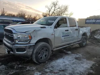 2024 Ram 2500 Tradesman with VIN 3C6UR5CLXRG217310, listed as a Copart auction lot 87625335 with 32,896 mi miles and Salvage Title. Bid and sale history available at carsss.com. Image 1.