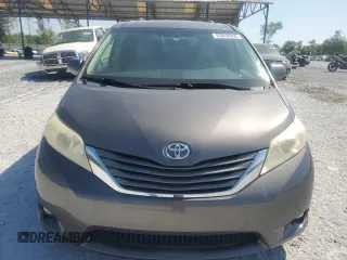 2011 Toyota Sienna XLE AAS с VIN 5TDYK3DC1BS170967, выставлен на аукционе Copart как лот 53848955 с пробегом 171 115 миль миль и Списание • Salvage title. История ставок и продаж доступна на DreamBid. Изображение 5.