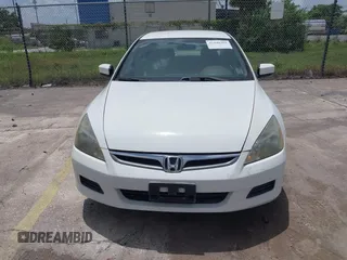 2007 Honda Accord LX z VIN 1HGCM56427A190270, wystawiony jako IAAI lot #42448302 z przebiegiem 145 180 mil mil oraz . Historia ofert i sprzedaży dostępna na DreamBid. Obrazek 6.