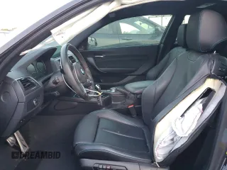2018 BMW M2 z VIN WBS1J5C55JVA12540, wystawiony jako Copart lot #39402763 z przebiegiem 23 339 mil mil oraz . Historia ofert i sprzedaży dostępna na DreamBid. Obrazek 7.