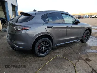 2021 Alfa Romeo Stelvio Ti z VIN ZASPAKBN0M7D11271, wystawiony jako Copart lot #42607935 z przebiegiem 47 796 mil mil oraz Szkoda całkowita • Salvage title. Historia ofert i sprzedaży dostępna na DreamBid. Obrazek 3.