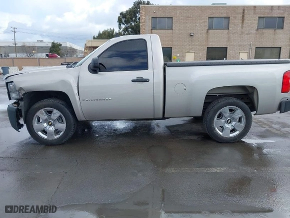 2007 Chevrolet Silverado 1500 Classic Work Truck with VIN 1GCEC14X97Z612357, listed as a IAAI auction lot 41814559 with 176,664 mi miles. Bid and sale history available at carsss.com. Image 14.