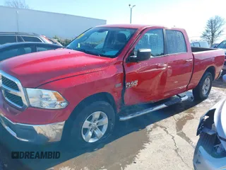 2019 Ram 1500 Big Horn z VIN 1C6RR7TT5KS516896, wystawiony jako IAAI lot #41483225 z przebiegiem 137 409 mil mil oraz . Historia ofert i sprzedaży dostępna na DreamBid. Obrazek 6.