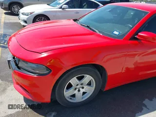 2015 Dodge Charger SXT z VIN 2C3CDXHG2FH896581, wystawiony jako IAAI lot #42004954 z przebiegiem 241 911 mil mil oraz . Historia ofert i sprzedaży dostępna na DreamBid. Obrazek 18.