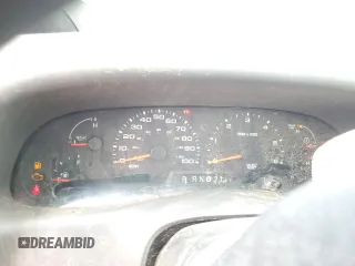 2003 Ford F-250 XL с VIN 1FTNW21L53EA26528, выставлен на аукционе Copart как лот 53901195 с пробегом 175 578 миль миль и Списание • Salvage title. История ставок и продаж доступна на DreamBid. Изображение 9.