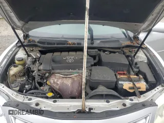 2010 Toyota Camry z VIN 4T1BF3EK1AU019732, wystawiony jako Copart lot #58469755 z przebiegiem 214 898 mil mil oraz Czysty tytuł • Clean title. Historia ofert i sprzedaży dostępna na DreamBid. Obrazek 11.