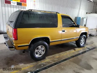 1997 Chevrolet Tahoe with VIN 3GNEK18R1VG104628, listed as a Copart auction lot 53315215 with 195,743 mi miles and Salvage Title. Bid and sale history available at carsss.com. Image 3.