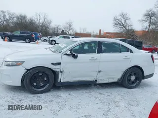 2017 Ford Police Interceptor Sedan with VIN 1FAHP2L88HG100142, listed as a IAAI auction lot 41608283 with 113,786 mi miles. Bid and sale history available at carsss.com. Image 14.