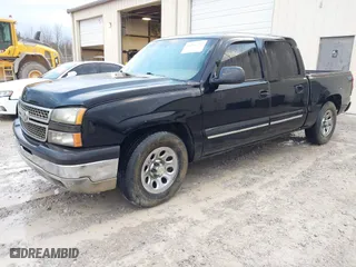 2007 Chevrolet Silverado 1500 Classic LS with VIN 2GCEC13V671141888, listed as a IAAI auction lot 41505952 with 372,350 mi miles. Bid and sale history available at carsss.com. Image 17.
