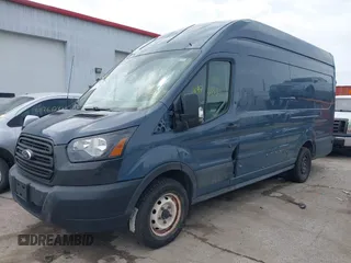 2019 Ford Transit z VIN 1FTYR3XM6KKB78621, wystawiony jako IAAI lot #41970802 z przebiegiem 56 170 mil mil oraz . Historia ofert i sprzedaży dostępna na DreamBid. Obrazek 17.