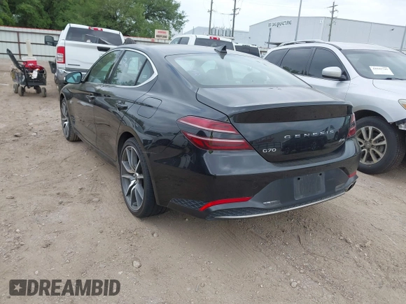 2023 Genesis G70 2.0T z VIN KMTG34TA9PU132552, wystawiony jako IAAI lot #42047048 z przebiegiem 39 111 mil mil oraz . Historia ofert i sprzedaży dostępna na DreamBid. Obrazek 3.
