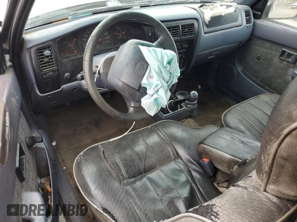 2000 Toyota Tacoma with VIN 4TAVN52N6YZ664111, listed as a Copart auction lot 60163195 with 315,732 mi miles and Salvage title. Bid and sale history available at DreamBid. Image 8.