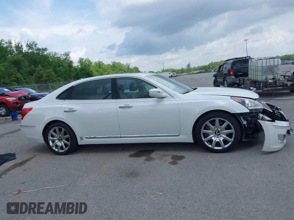 2013 Hyundai Equus Signature with VIN KMHGH4JH2DU059788, listed as a IAAI auction lot 42136278 with 68,672 mi miles and . Bid and sale history available at DreamBid. Image 13.