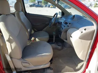 2003 Toyota ECHO with VIN JTDAT123530262769, listed as a IAAI auction lot 41749734 with 121,621 mi miles. Bid and sale history available at carsss.com. Image 5.