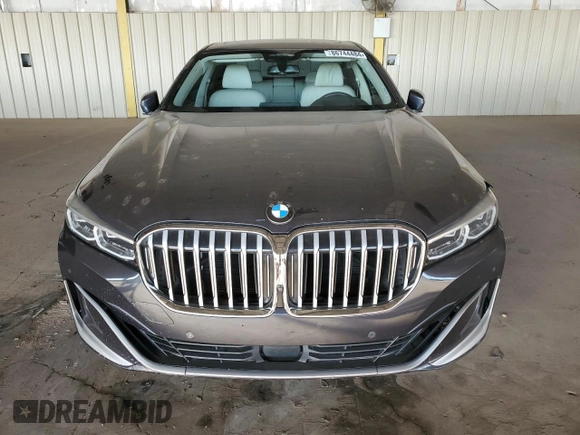 2020 BMW 7 Series 740i with VIN WBA7T2C07LCD13563, listed as a Copart auction lot 86744484 with 0 mi miles and Salvage Title. Bid and sale history available at carsss.com. Image 5.