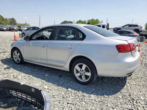 2012 Volkswagen Jetta TDI w/Premium & Nav с VIN 3VWLL7AJ4CM426910, выставлен на аукционе Copart как лот 53111065 с пробегом 137 376 миль миль и Списание • Salvage title. История ставок и продаж доступна на DreamBid. Изображение 2.