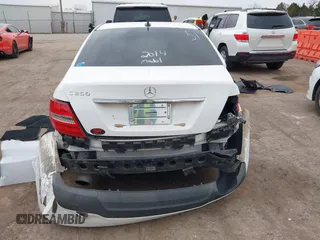 2014 Mercedes-Benz C 250 Sport z VIN WDDGF4HB7EG213817, wystawiony jako IAAI lot #41745579 z przebiegiem Nie podano mil oraz . Historia ofert i sprzedaży dostępna na DreamBid. Obrazek 15.