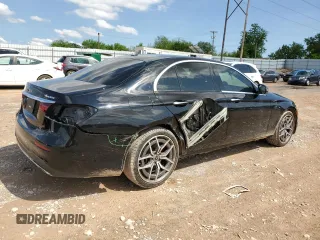 2021 Mercedes-Benz E 350 z VIN W1KZF8EB7MA882336, wystawiony jako Copart lot #53719515 z przebiegiem 26 522 mil mil oraz Szkoda całkowita • Salvage title. Historia ofert i sprzedaży dostępna na DreamBid. Obrazek 3.