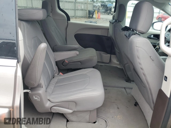 2017 Chrysler Pacifica Touring with VIN 2C4RC1DG6HR552700, listed as a Copart auction lot 61365895 with 128,407 mi miles and Salvage title. Bid and sale history available at DreamBid. Image 11.