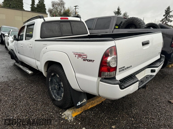 2013 Toyota Tacoma with VIN 5TFMU4FN5DX017891, listed as a Copart auction lot 43858705 with 136,651 mi miles and Clean Title. Bid and sale history available at carsss.com. Image 3.