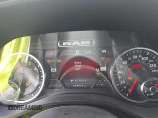 2022 Ram 1500 Big Horn z VIN 1C6RRFFG8NN365239, wystawiony jako IAAI lot #42453450 z przebiegiem 59 576 mil mil oraz . Historia ofert i sprzedaży dostępna na DreamBid. Obrazek 7.