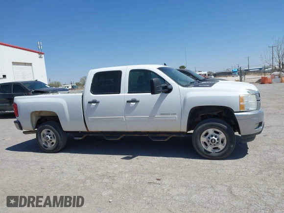 2014 Chevrolet Silverado 2500HD LT with VIN 1GC1CXCG5EF186765, listed as a IAAI auction lot 41906447 with 223,521 mi miles. Bid and sale history available at carsss.com. Image 13.