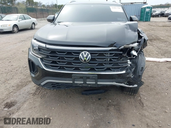 2024 Volkswagen Atlas SE with VIN 1V2KE2CA7RC228100, listed as a IAAI auction lot 42007768 with 27,956 mi miles and . Bid and sale history available at DreamBid. Image 11.