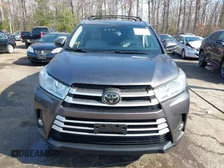 2018 Toyota Highlander SE z VIN 5TDJZRFH0JS549854, wystawiony jako IAAI lot #41771573 z przebiegiem 101 553 mil mil oraz . Historia ofert i sprzedaży dostępna na DreamBid. Obrazek 12.