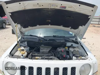 2014 Jeep Patriot Altitude with VIN 1C4NJPBAXED547553, listed as a IAAI auction lot 42152374 with 172,208 mi miles and . Bid and sale history available at DreamBid. Image 10.