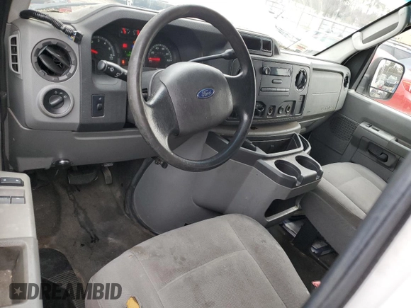 2010 Ford Econoline Passenger XL z VIN 1FBSS3BL2ADA22169, wystawiony jako Copart lot #85009414 z przebiegiem 106 566 mil mil oraz Nie do naprawy • Non repairable. Historia ofert i sprzedaży dostępna na DreamBid. Obrazek 8.
