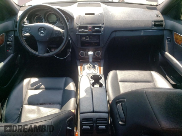 2009 Mercedes-Benz C 300 Sport с VIN WDDGF54X99F239273, выставлен на аукционе Copart как лот 59538045 с пробегом 192 654 миль миль и Списание • Salvage title. История ставок и продаж доступна на DreamBid. Изображение 8.