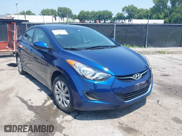 2013 Hyundai Elantra GLS z VIN KMHDH4AE0DU564978, wystawiony jako IAAI lot #39801664 z przebiegiem 40 046 mil mil oraz . Historia ofert i sprzedaży dostępna na DreamBid. Obrazek 1.