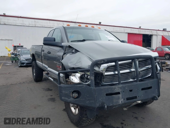 2005 Dodge 3500 SLT z VIN 3D7LS38C25G773780, wystawiony jako IAAI lot #41580108 z przebiegiem 195 662 mil mil oraz . Historia ofert i sprzedaży dostępna na DreamBid. Obrazek 6.
