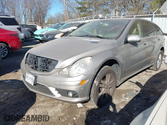 2008 Mercedes-Benz R-Class 3.5L with VIN 4JGCB56E48A064101, listed as a IAAI auction lot 41326581 with 302,626 mi miles. Bid and sale history available at carsss.com. Image 2.