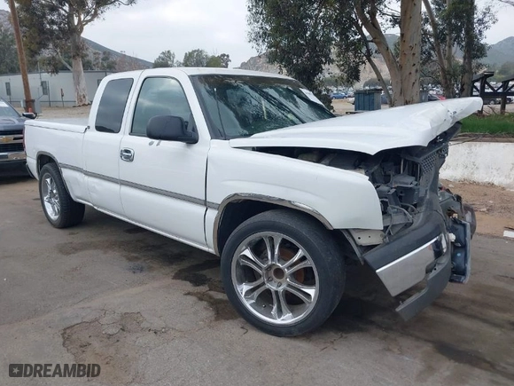 2003 Chevrolet Silverado 1500 LS with VIN 2GCEC19X931162981, listed as a IAAI auction lot 41885134 with 168,962 mi miles. Bid and sale history available at carsss.com. Image 1.