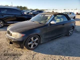 2008 BMW 1 Series 135i with VIN WBAUN93588VF55047, listed as a Copart auction lot 76949664 with 77,028 mi miles and Salvage Title. Bid and sale history available at carsss.com. Image 1.